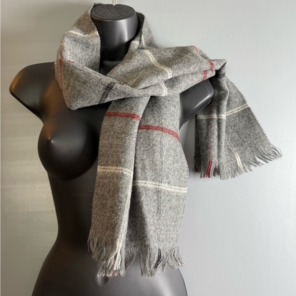100% Lambswool Gray Unisex Plaid Scarf Made in Uruguay 50" x 11" Plus Fringe